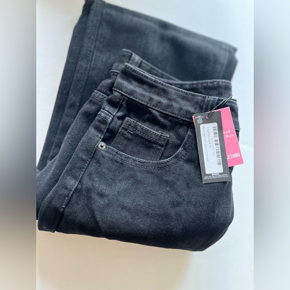 NWT PrettyLittleThing Black Black Split Hem Jeans Size 4